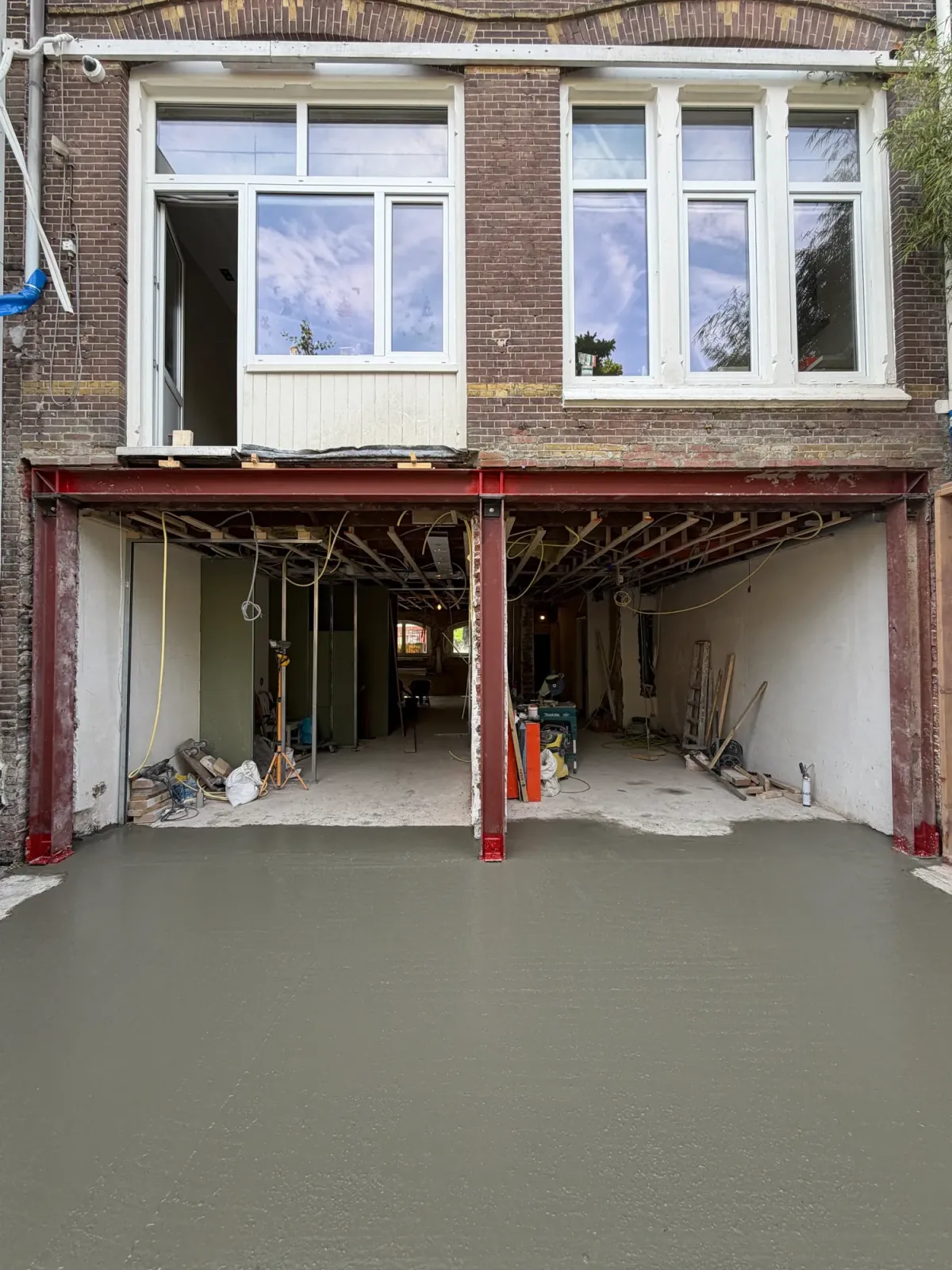 Uitbouw Den Haag: staalconstructie voor een aanbouw